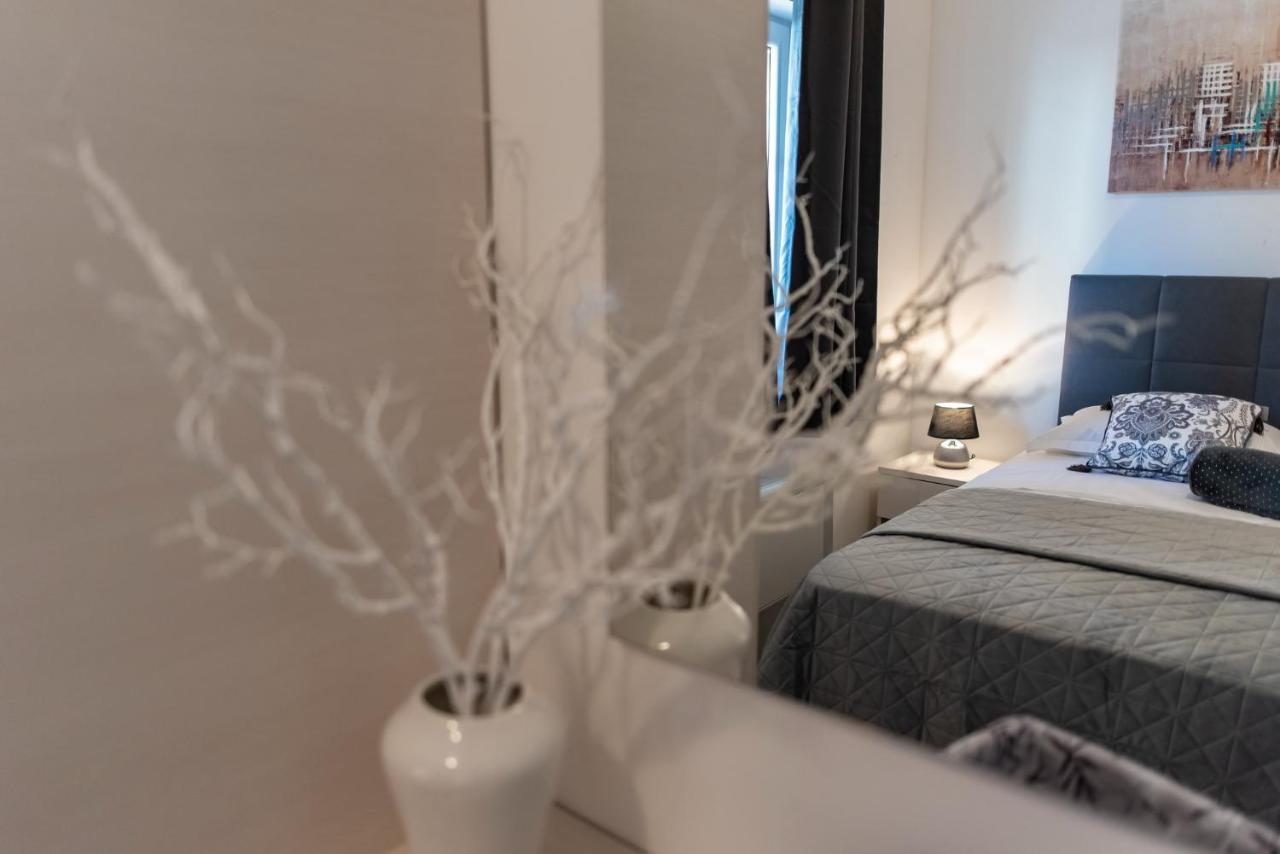 Apartments Sutalo ซัฟทัท ภายนอก รูปภาพ